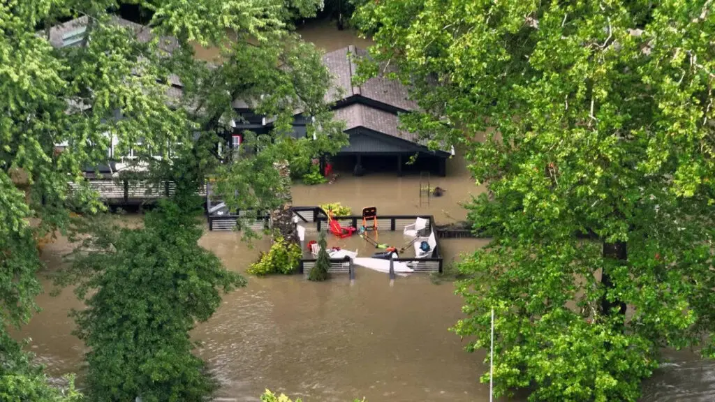 Indiana floods kill 5, shatter century-old river records