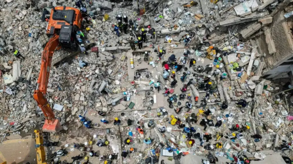 Colombia president asks Trump to suspend tariffs after quake