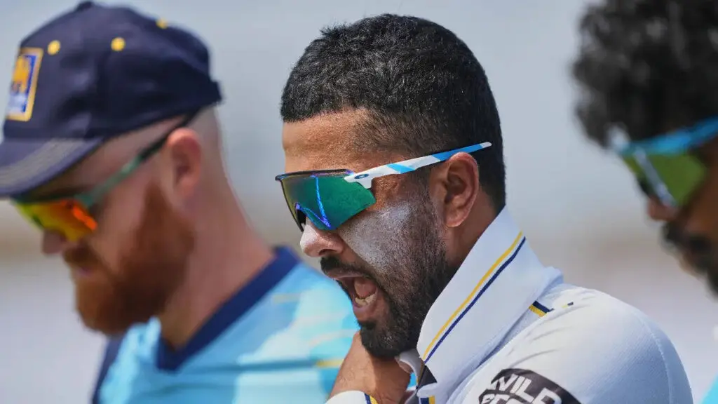 Dinesh Chandimal hospitalised after neck injury in Galle Test