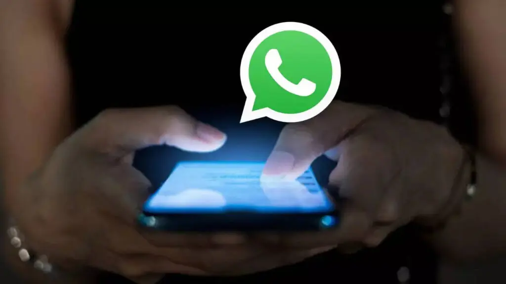 WhatsApp developing AI photo expansion for Android