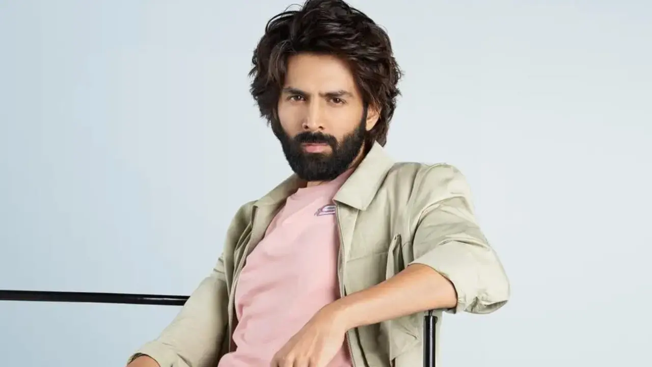 Kartik Aaryan returns home after successful knee surgery