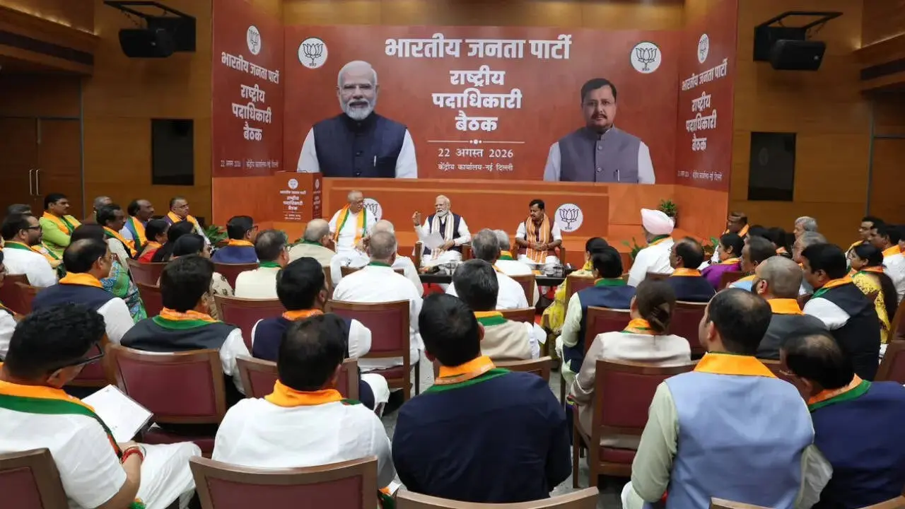 PM Modi spends 4 hours with 65 new BJP office-bearers