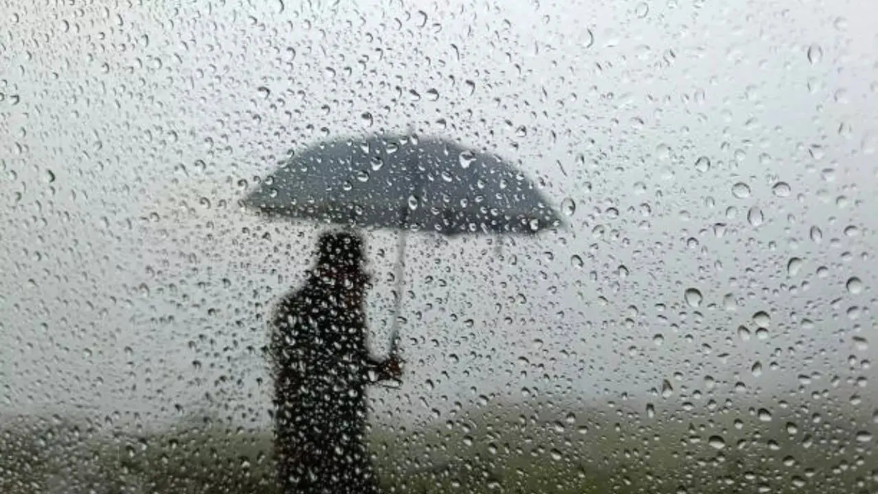 Delhi to see moderate rain, cloudy skies, temperature near 35°C