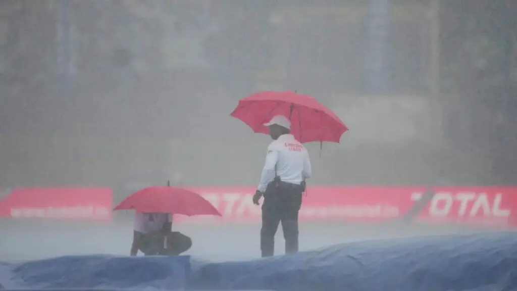 Rain threatens India's push for win on Day 3 in Colombo