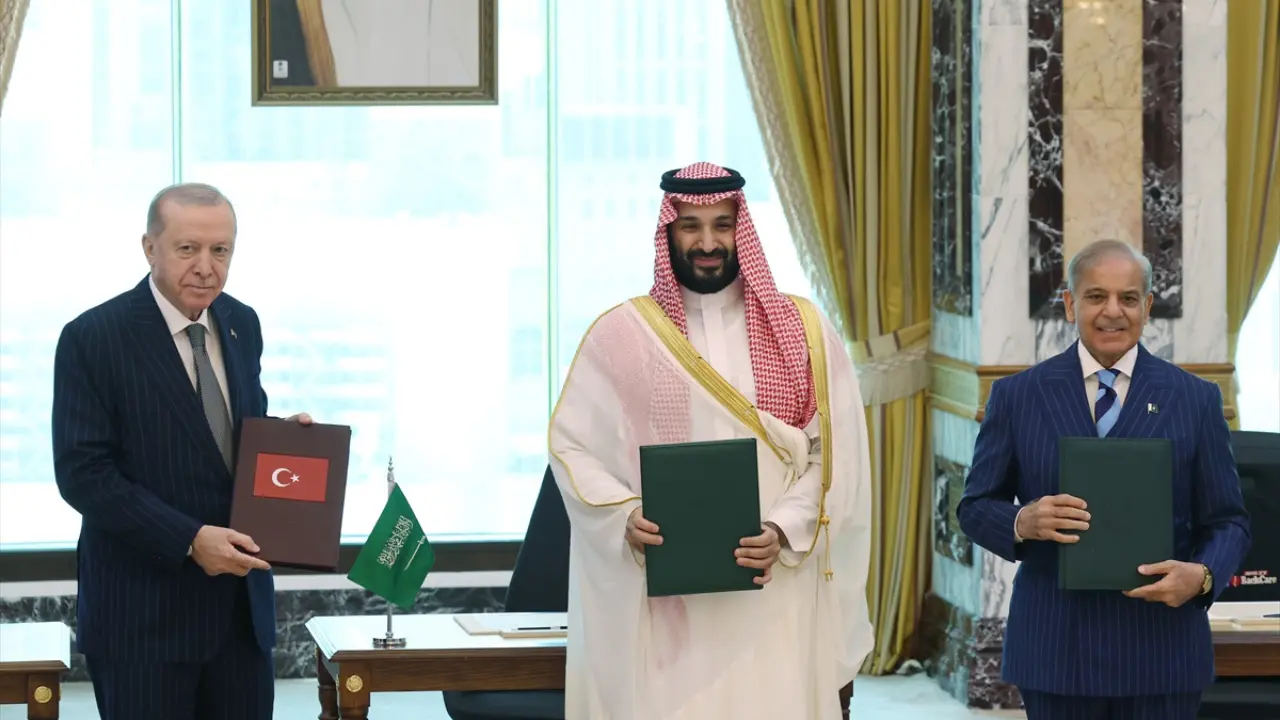 Bangladesh weighs joining Mecca Pact with Pakistan, Saudi Arabia