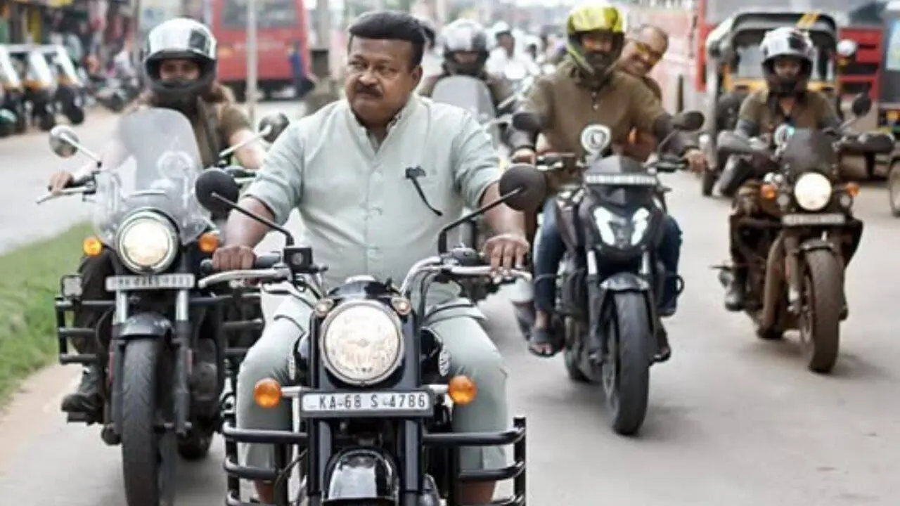 Karnataka Congress MLA fined for no helmet, praises cop online