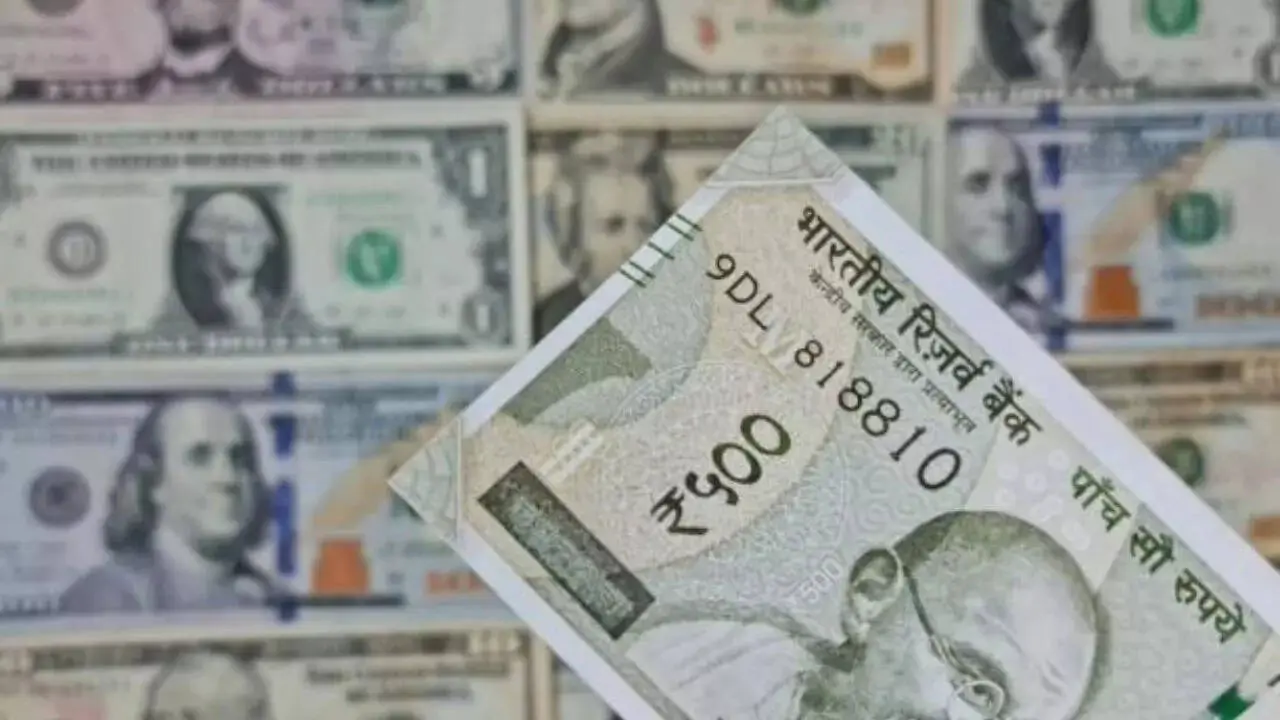 India's forex reserves hit record $729.33 bn
