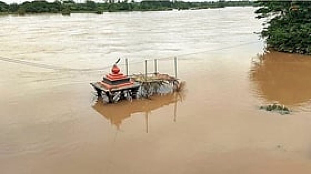 Heavy rains hit Hosanagara as orange alert covers two Karnataka districts
