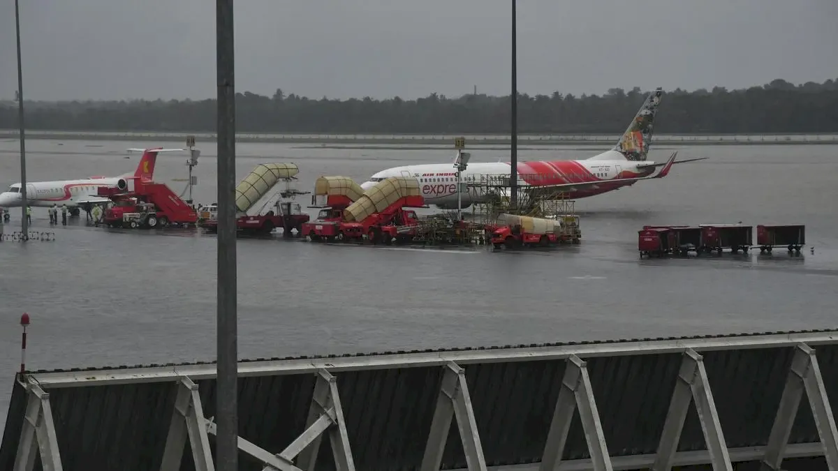 Cochin airport strengthens flood measures as heavy rain continues