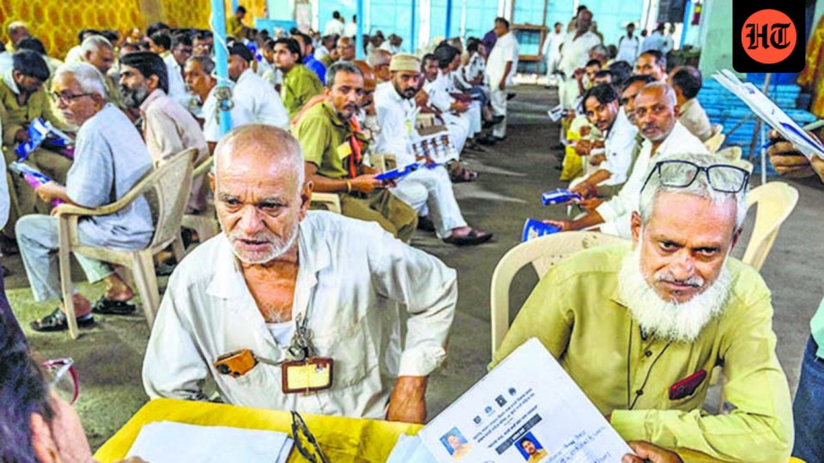 Mumbai drivers learn Marathi before Maharashtra’s August 15 test deadline