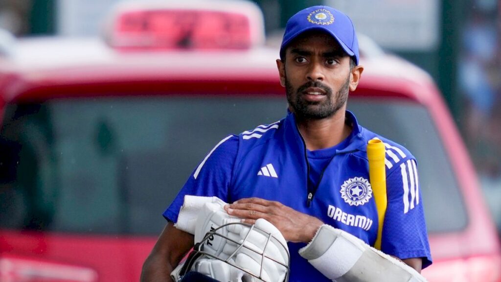 Former India cricketer questions Abhimanyu Easwaran treatment