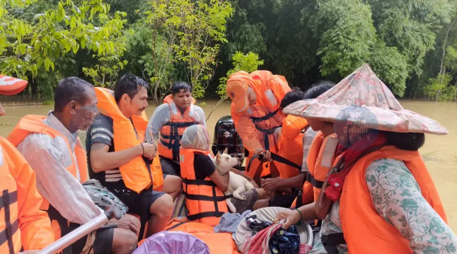 NDRF, SDRF face flood rescue challenge: People refuse to leave homes