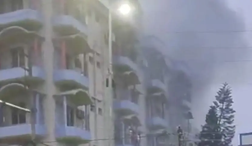 8 killed in hotel fire in Bengal's Tarapith, one held