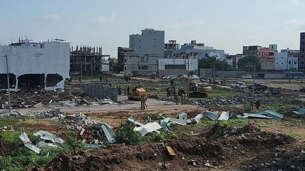 HYDRAA reclaims 10 acres from encroachments at Hyderabad lake