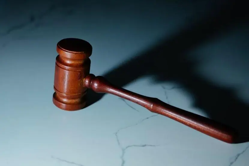 Bombay HC fines Maharashtra FDA Rs 5 lakh over Pune shop license