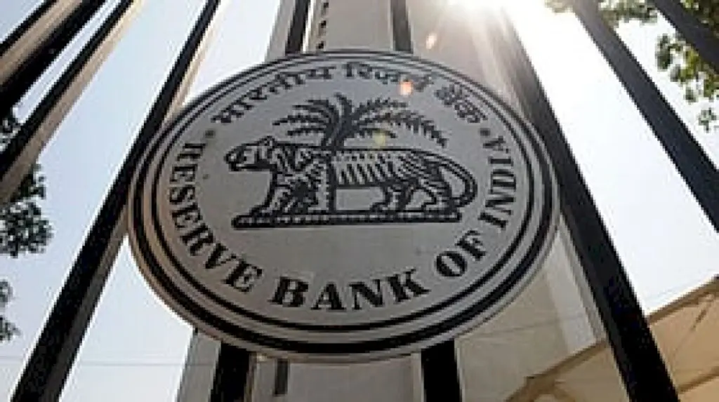no-change-to-key-policy-rates;-rbi-lowers-inflation-projection