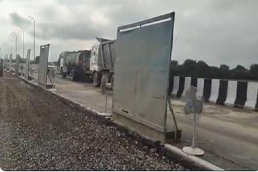NHAI suspends toll after cracks hit Lucknow-Kanpur expressway