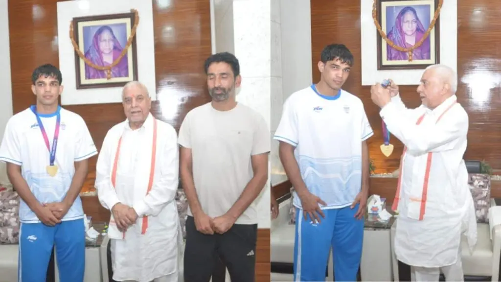 CWG gold medallist Ankush Panghal meets Subhash Chandra
