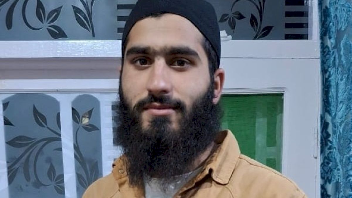 targeted-killings-in-kashmir:-security-forces-hunt-let’s-lateef-bhat