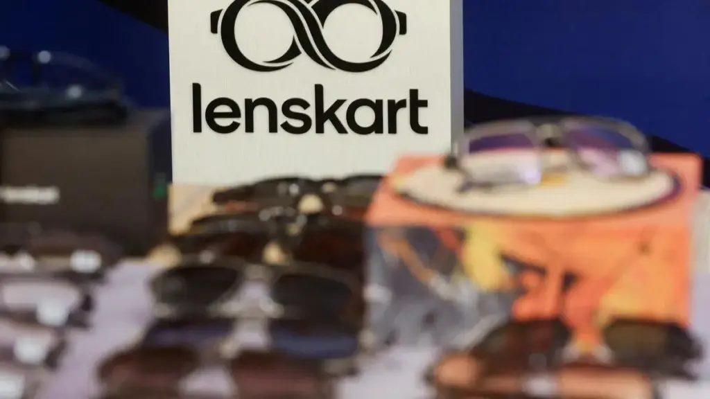 Amagi Media, Sun TV, Astral lead Q1 gains; Sensex down 150 points