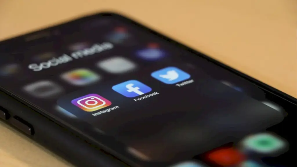 Centre Cuts Sensitive Content Takedown Deadline To Two Hours