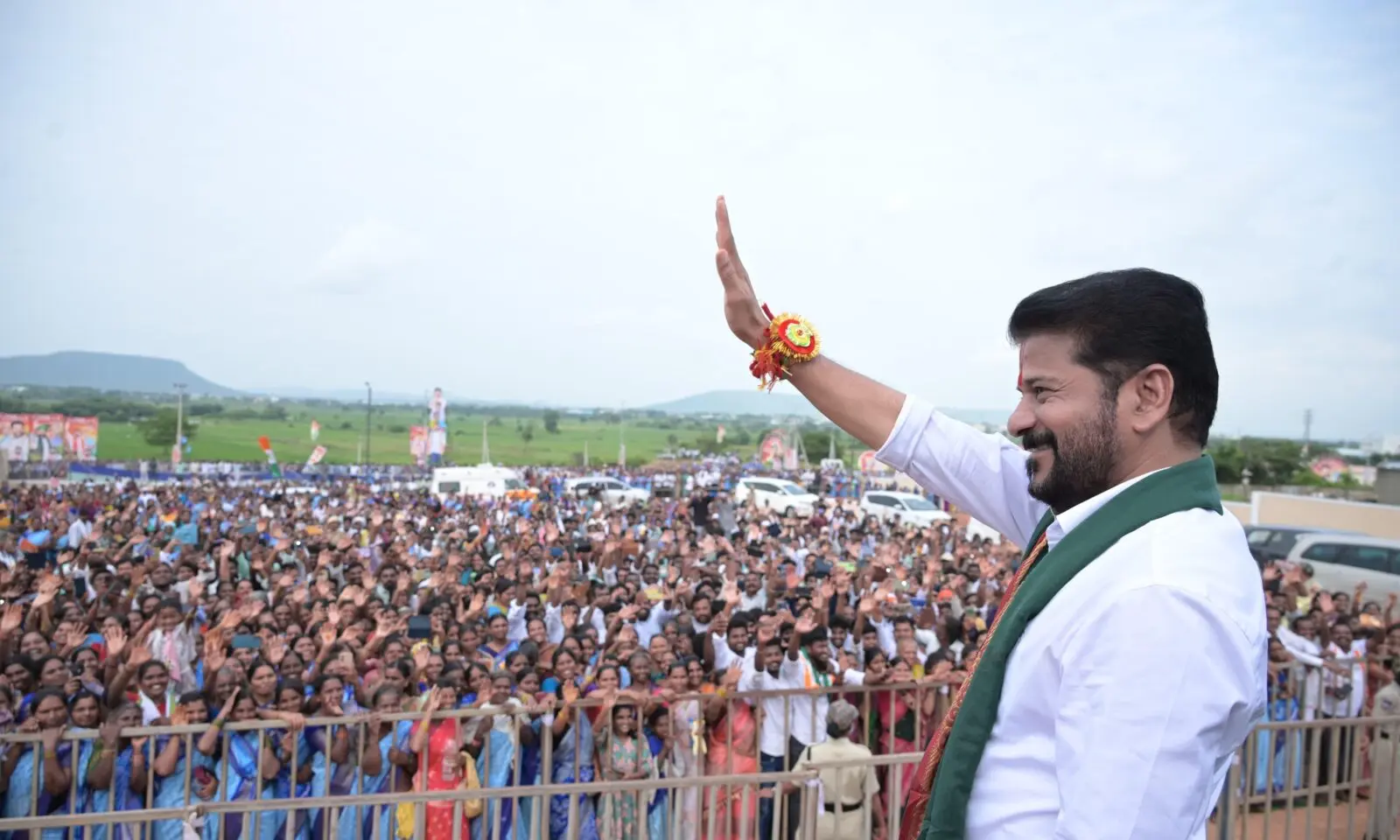 Revanth accuses KTR of chasing away sister Kavitha