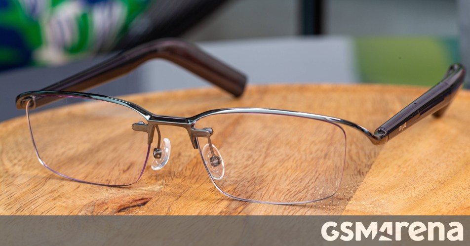 Weekly poll asks whether readers are using smart glasses