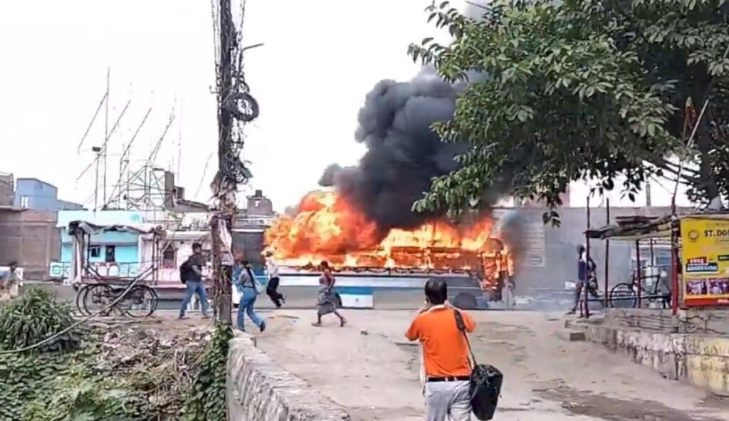 Patna youth killed in road crash, protesters torch police vehicles