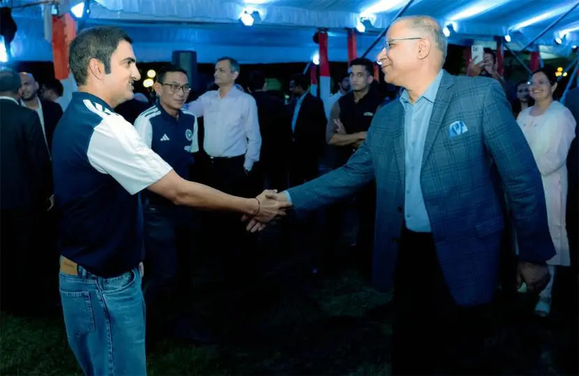 Indian High Commissioner hosts both teams in Colombo before second Test