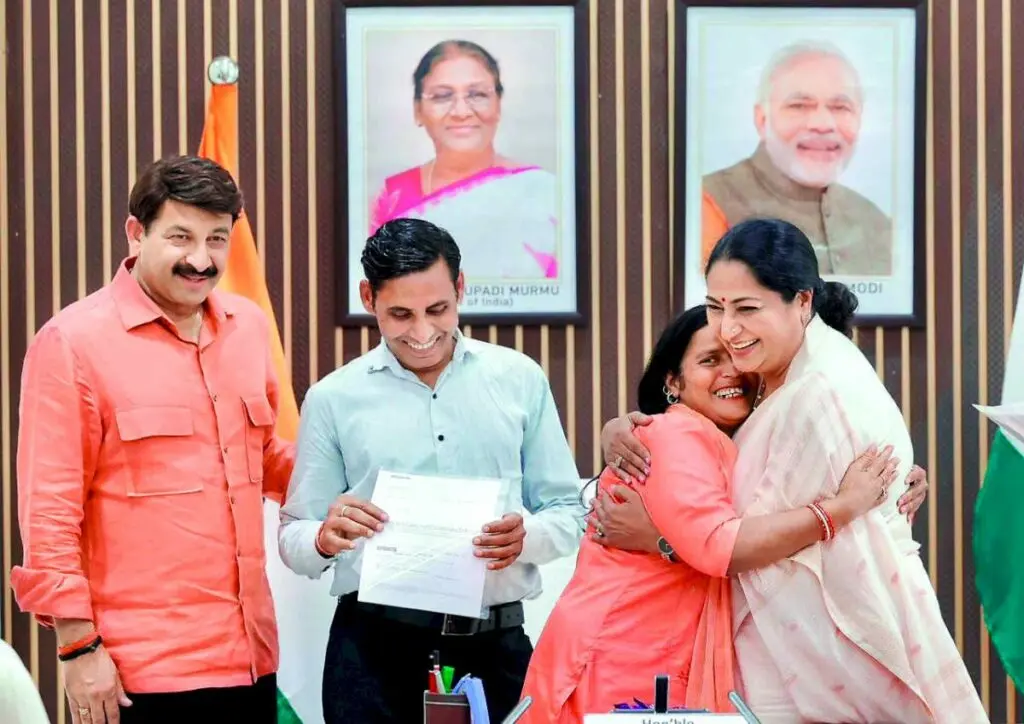 36 Delhi families get power after 8-year wait