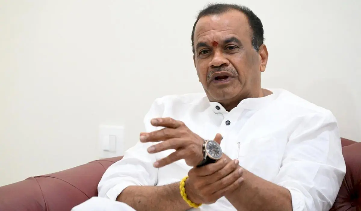 Telangana minister tells mines officials not to harass road contractors