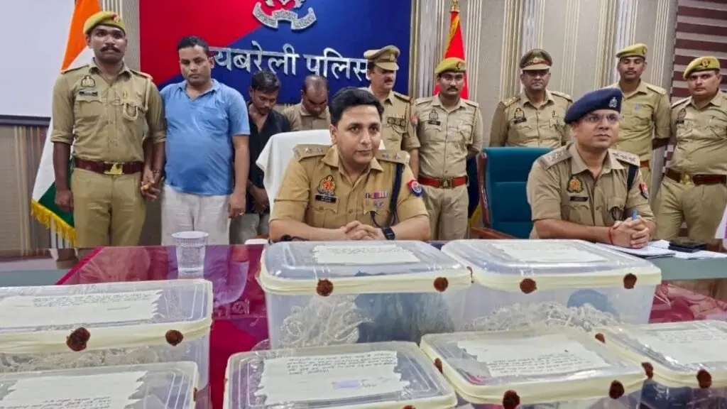 Raebareli police bust theft gang, seize 12.4 kg silver