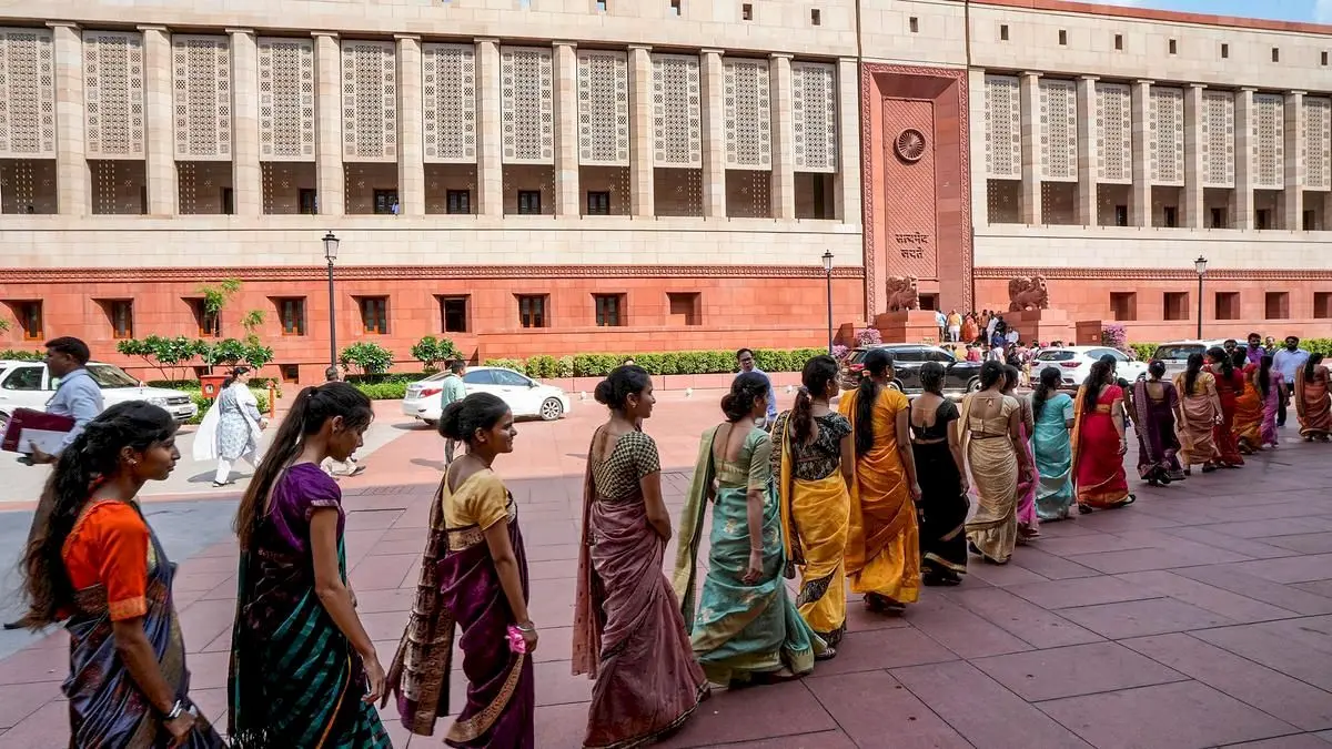 Women's groups protest for unconditional 33% quota