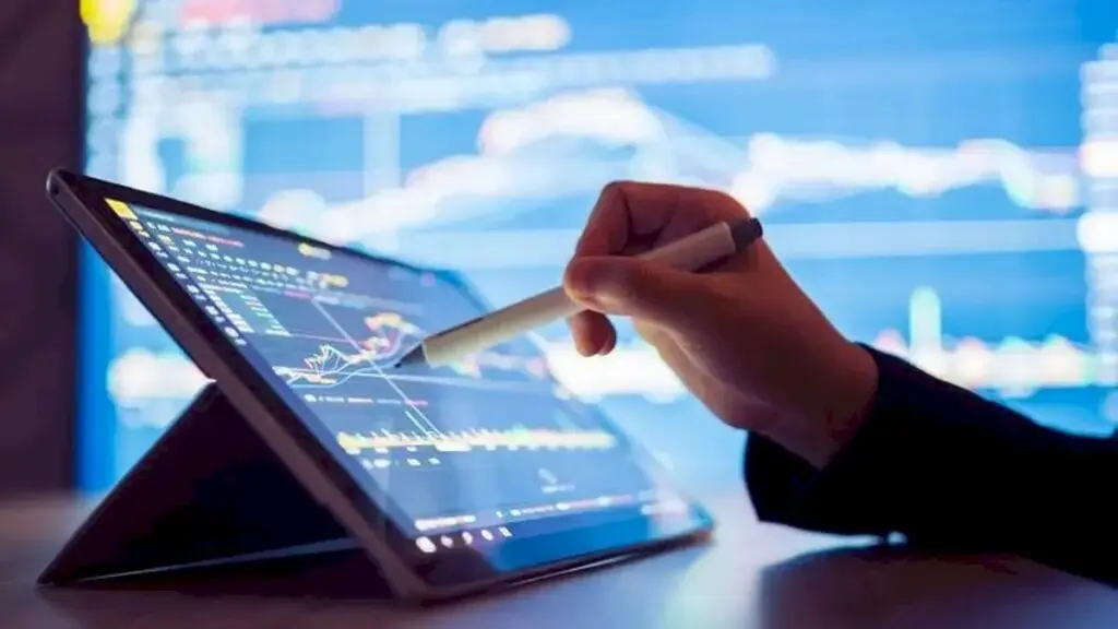 Indian IT stocks rally, markets flat amid South Korea crash