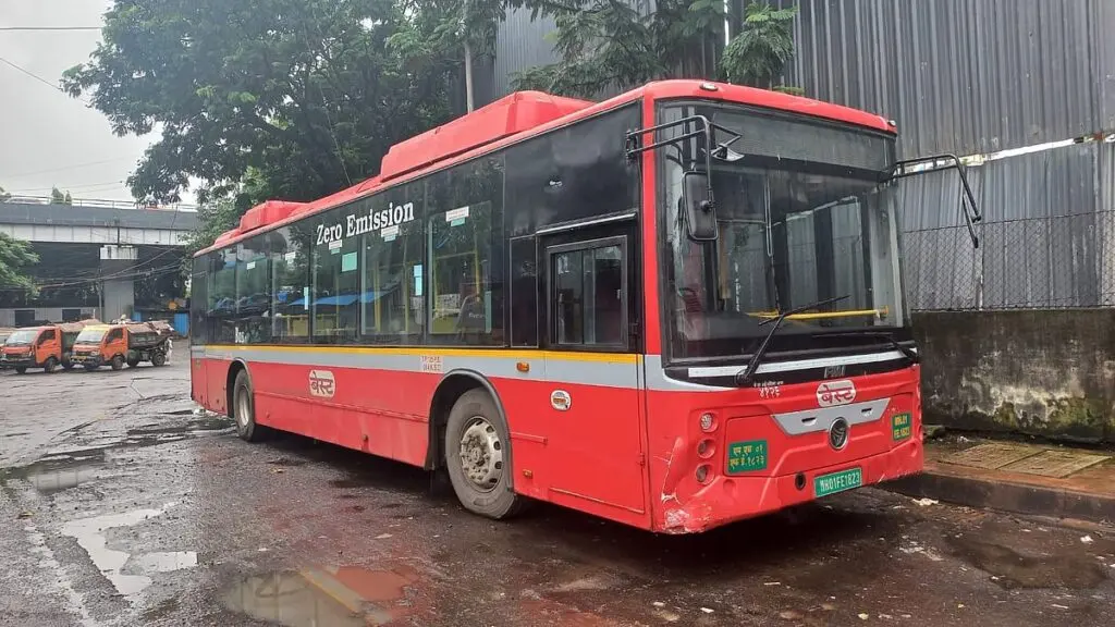 Wet-lease BEST bus rams six vehicles in Andheri, three hurt