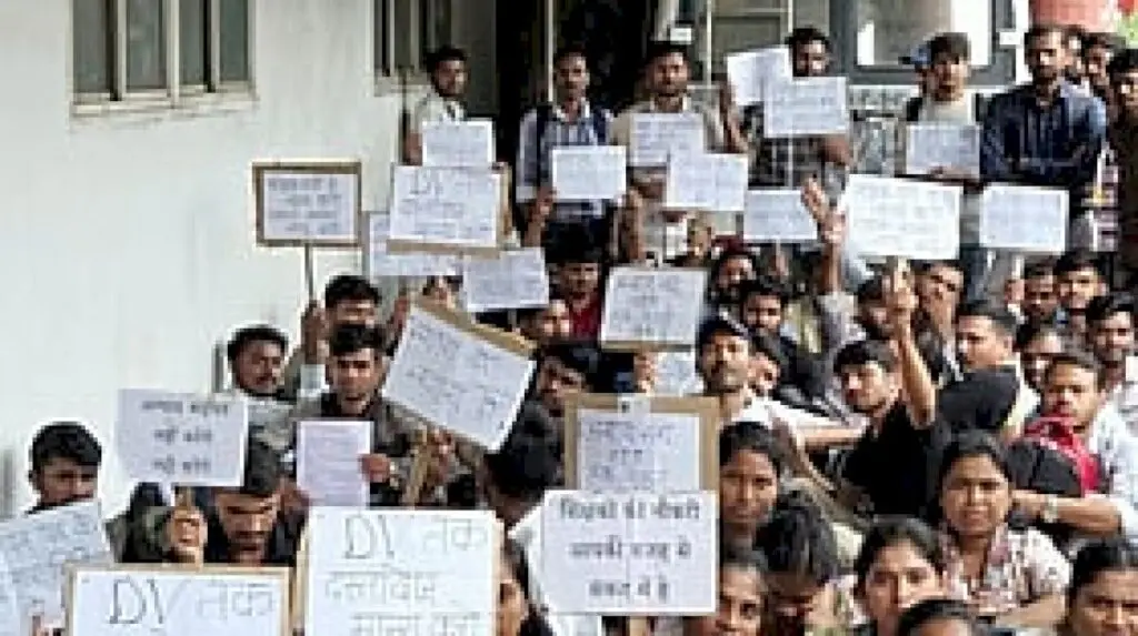 Merit list toppers challenge DPI eligibility cut-off in MP teacher recruitment