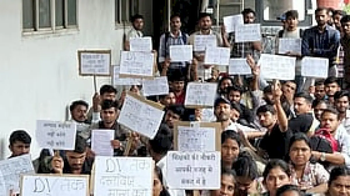 Merit list toppers challenge DPI eligibility cut-off in MP teacher recruitment