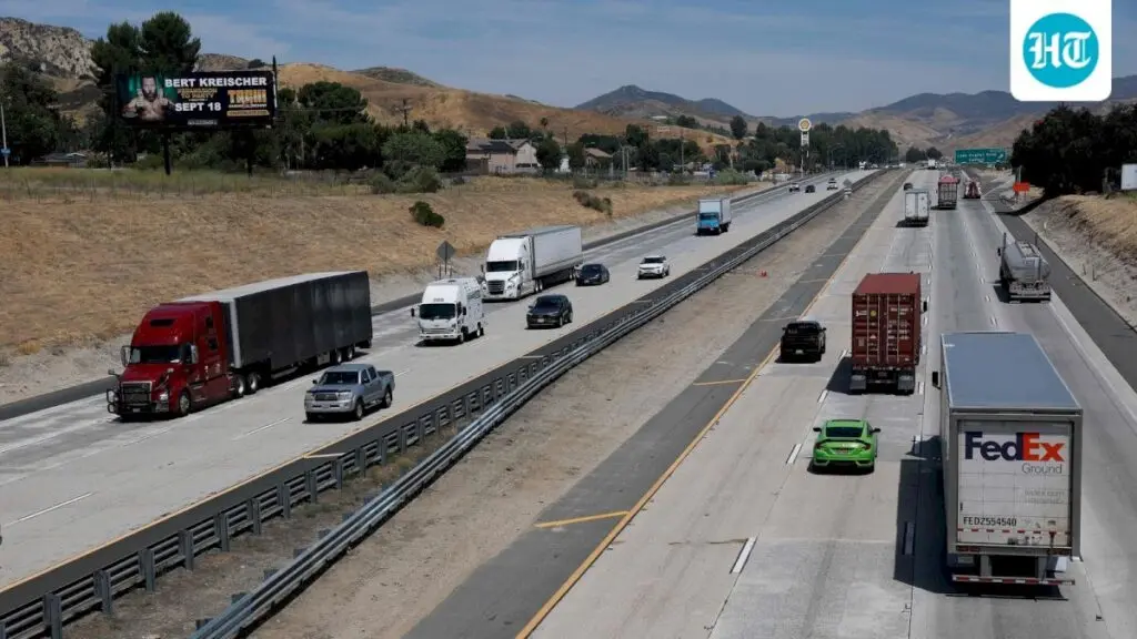Ridge Fire shuts I-5 both ways near Gorman
