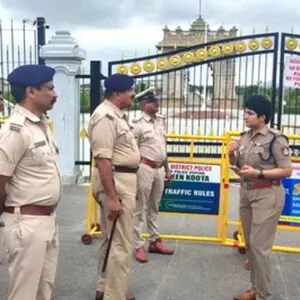 Karnataka BJP, farmers protest at KRS dam over Cauvery water release