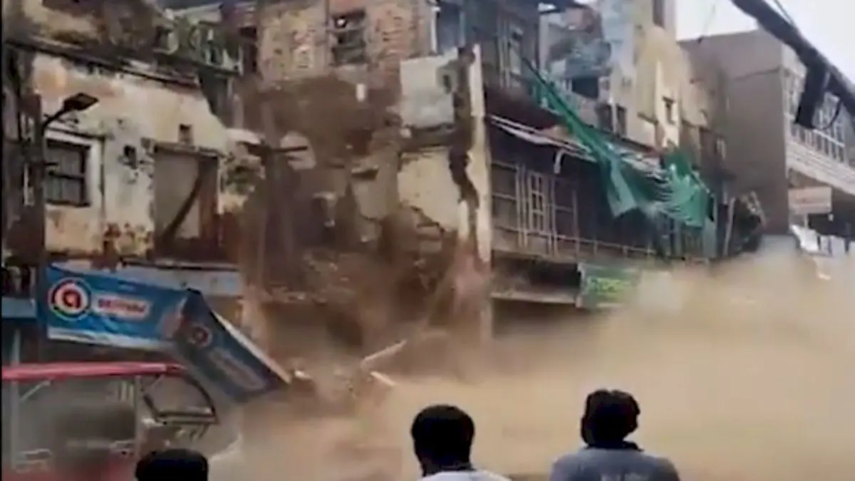 Agra building collapses in rain, no injuries reported