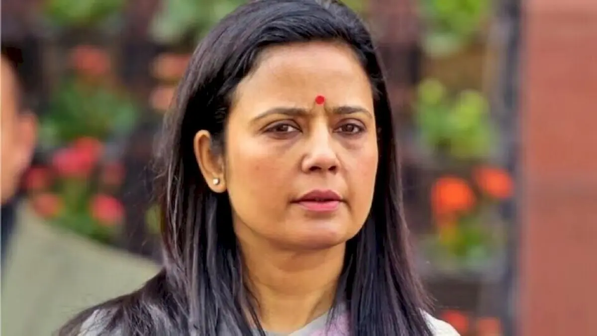 सुप्रीम कोर्ट ने महुआ मोइत्रा की याचिका खारिज की, अंडों से डर पर तीखी टिप्पणी