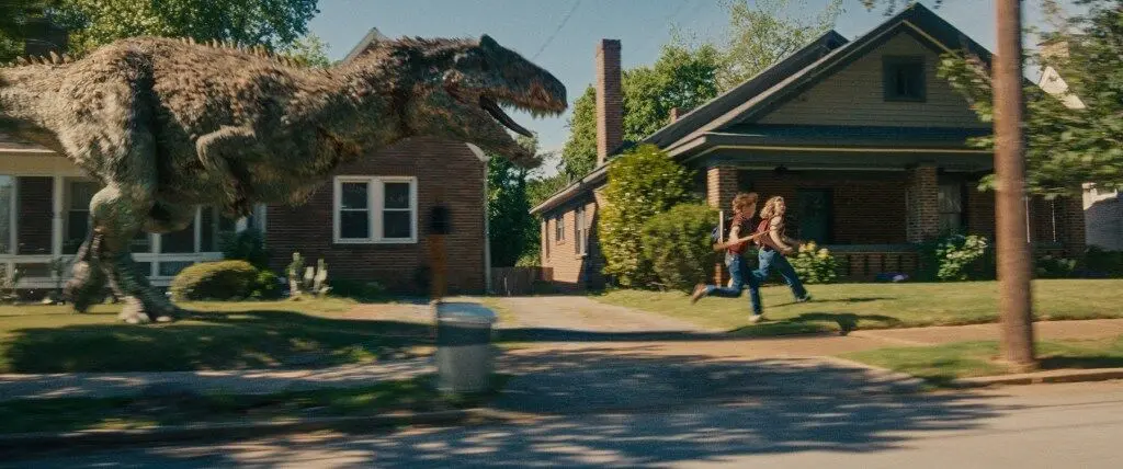Anne Hathaway leads dinosaur chaos in 'The End of Oak Street'