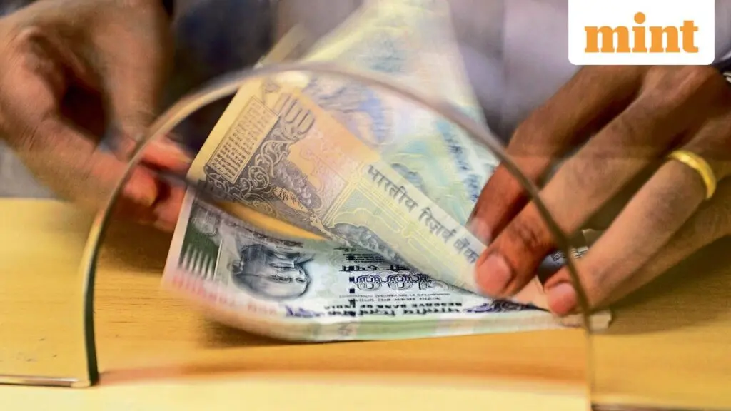 Compare fixed deposit rates across 16 Indian banks