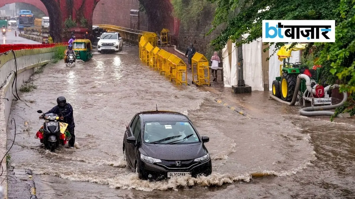 Delhi-NCR gets 204.1 mm rain in a day, streets flooded