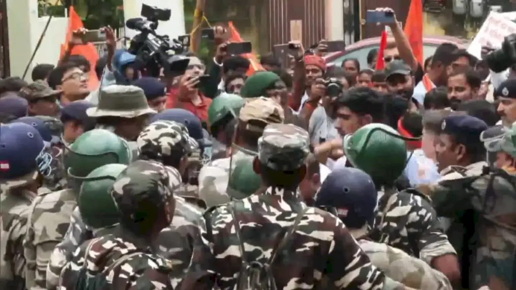 Jharkhand ABVP protest: 8-10 detained after scuffle with police
