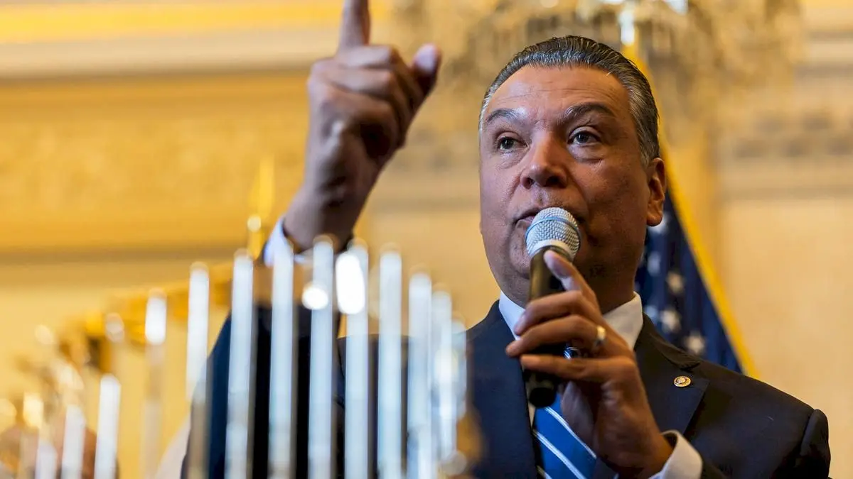 US Senator Padilla renews push for green card bill for long-term residents
