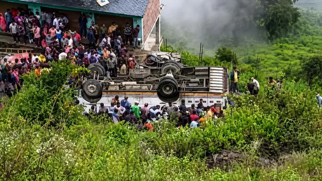 7 killed, 11 injured as bus plunges off road in Himachal's Chamba
