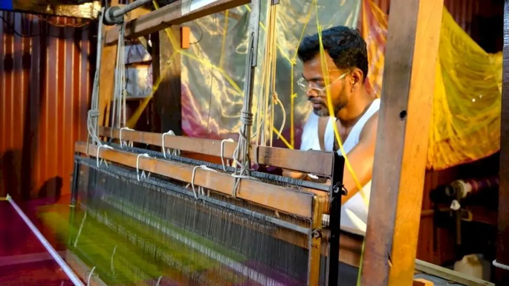 Telangana weaver creates matchbox-size saree in 170 minutes