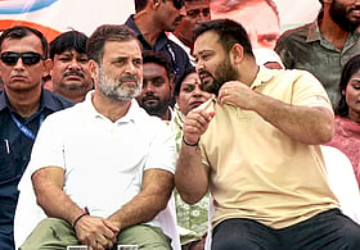 Tejashwi urges Rahul, Akhilesh to visit Siwan after AK-47 firing on students