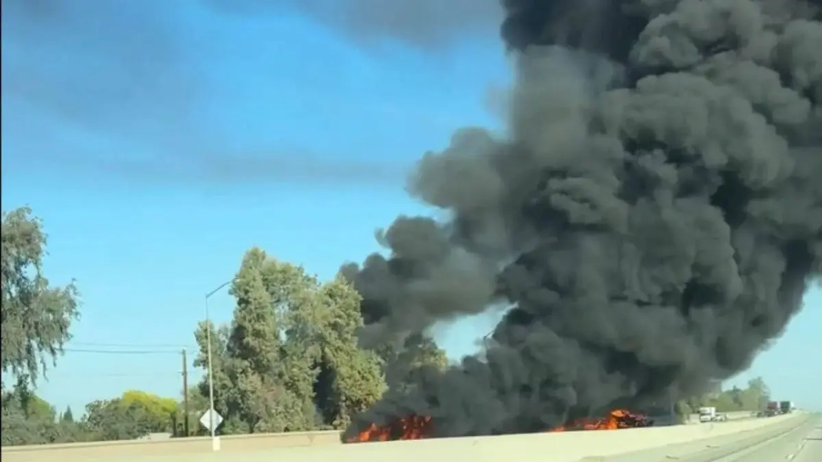 Semi-truck fire shuts Highway 99 near Selma in California